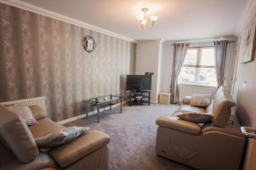 2 Bed Blackburn Village Apt With FF Wifi & Parking